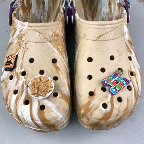 Crocs Men\'s Size 13 Cinnamon Toast Crunch Classic Chai White Brown AT Clogs FAIR